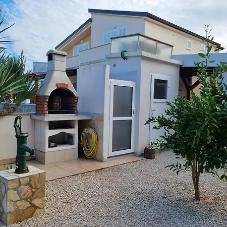 Apartman Family Friendly Stefi-vir Vir