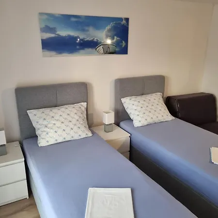 Family Friendly Stefi-vir Apartment Vir